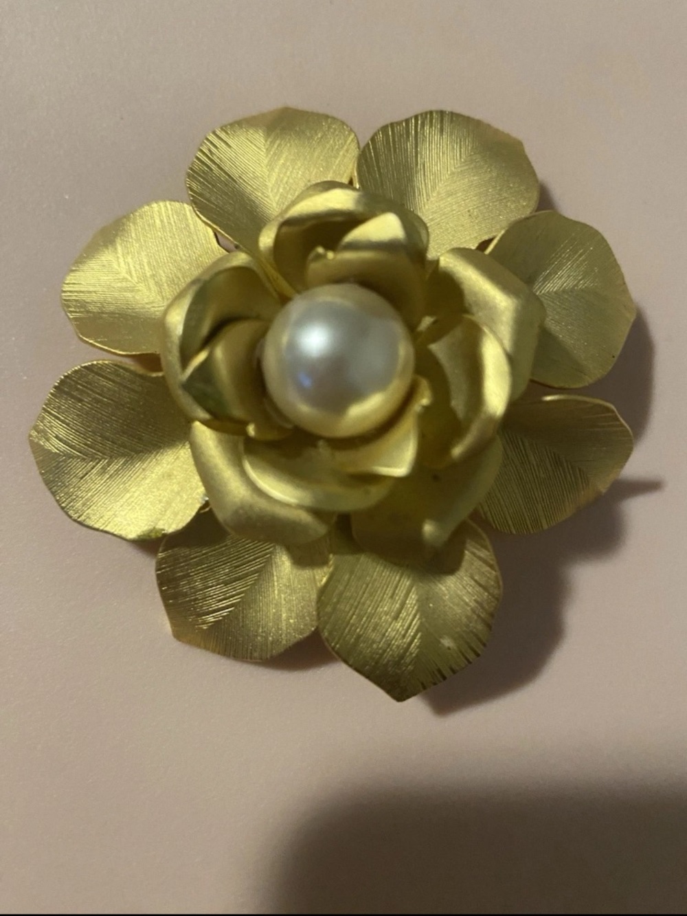 Vintage Gold Tone Flower Brooch 2.5”